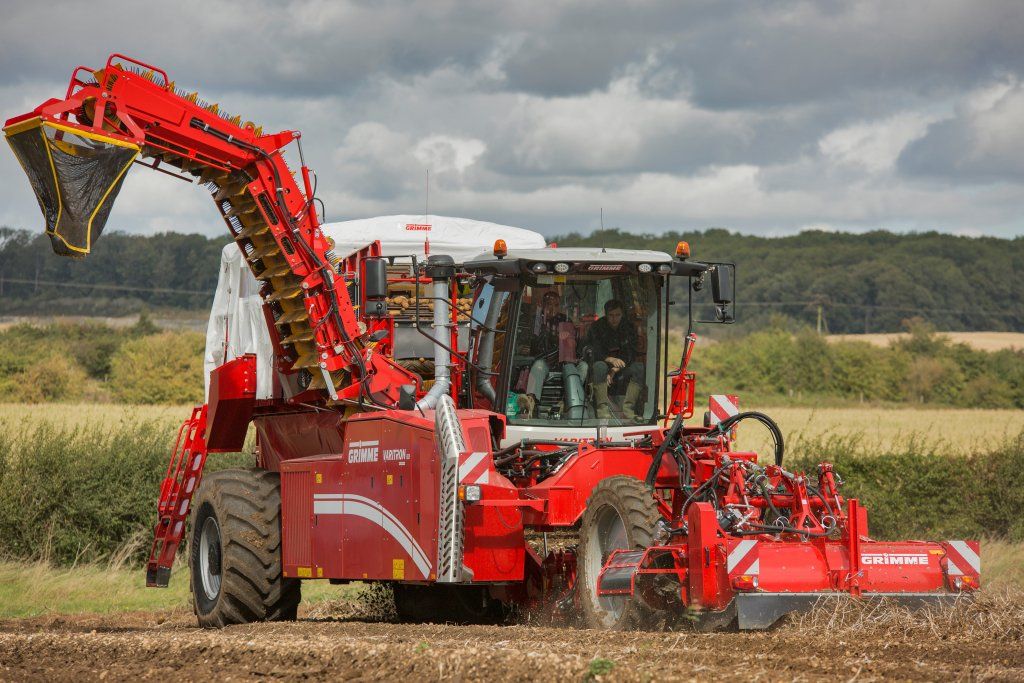 Récolteuse automotrice Varitron 220 Platinum Terra Trac - 2 rangs - Grimme France - vitesse jusqu'à 25 km/h - moteur 160/354 kW/CV_3