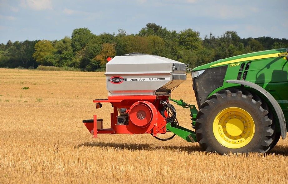 Semoir agricole TCS Master pour un débit de chantier élevé