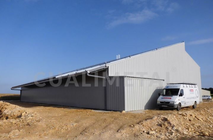 Bâtiment métallique vissé sur mesure pour installations photovoltaïques - CUALIMETAL_3