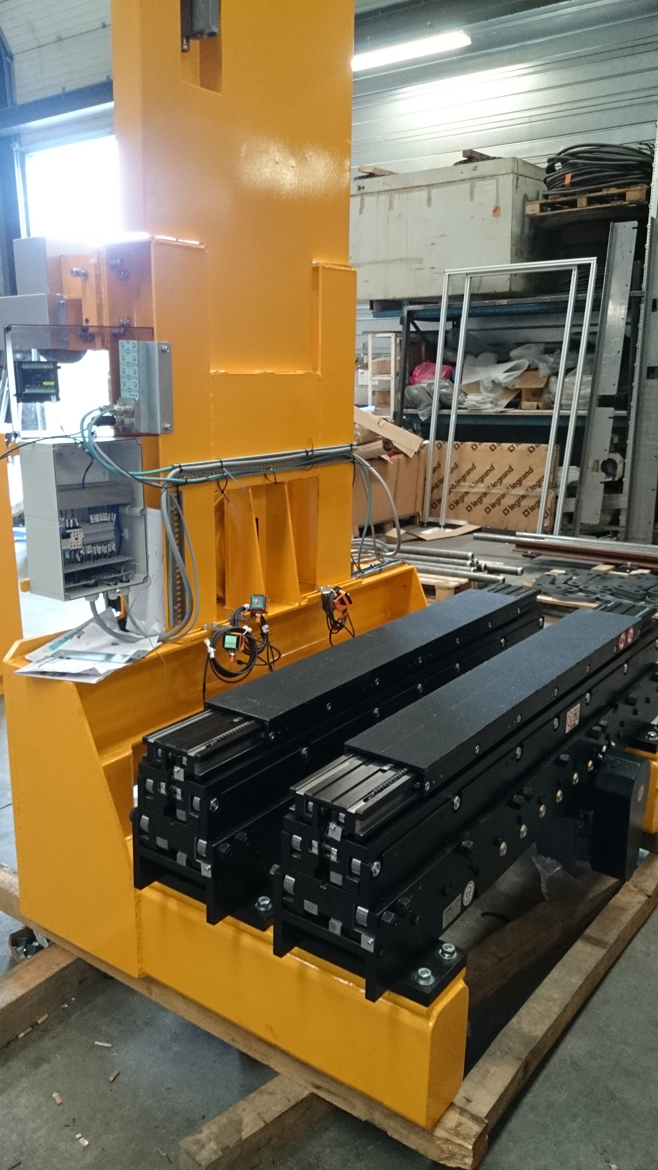 Transstockeur à fourches télescopiques (simple, double, triple profondeur)_3