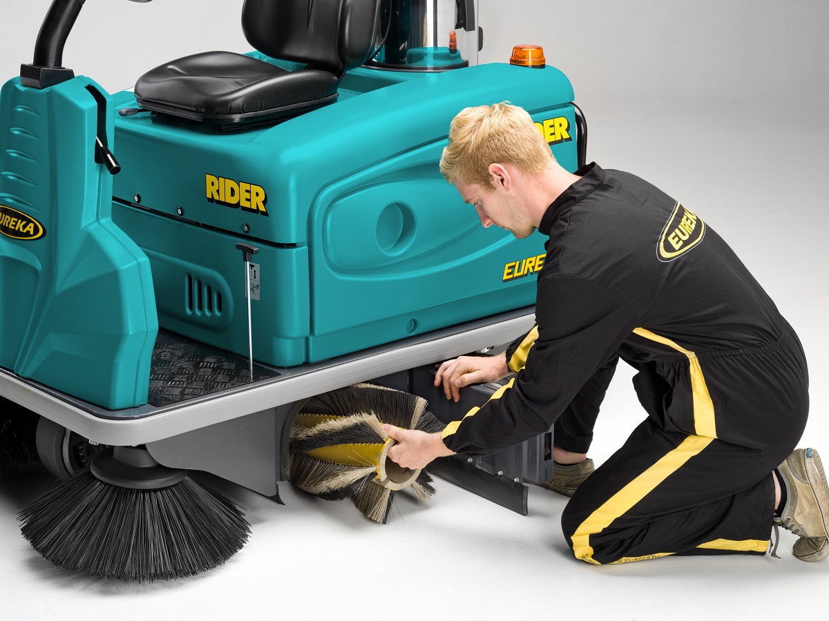 Balayeuse autoportée Rider 1201 EB - idéale pour grandes surfaces, largeur 1210 mm, bac 85L_3