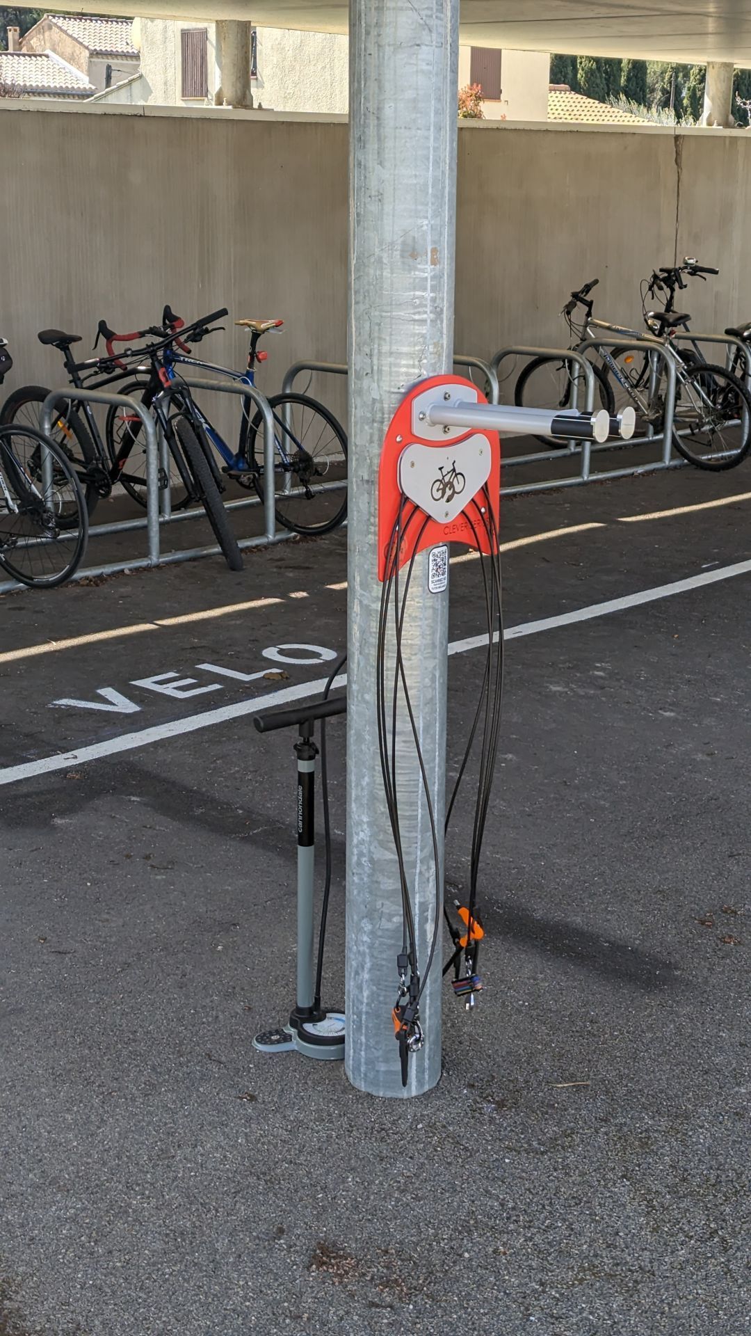 Station de réparation vélo murale_4
