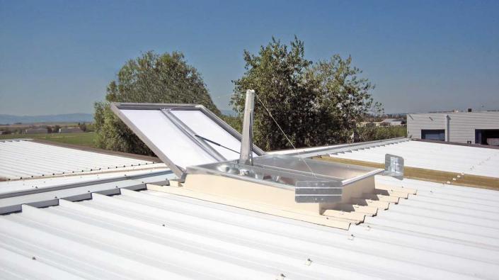 Lanterneau ponctuel ecobac 160 tc / sur embase en polyester / avec protection solaire_3