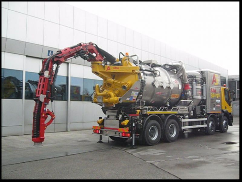 Cap Bora Excavation - Camions Aspirateurs Cappellotto - Pompe spéciale à lobes et système de bennage breveté_3