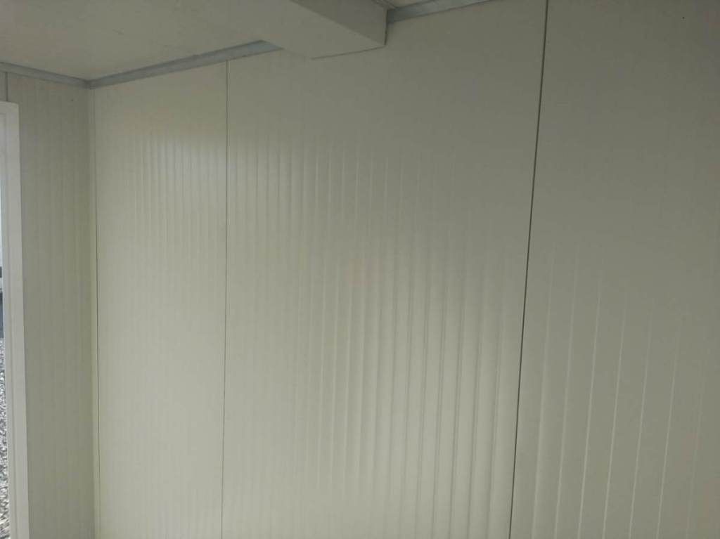 Abris démontable avec installation électrique pré-montée