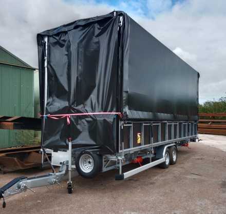 Podium passe partout 48 m² avec kit de bâche - EMS Stage 48_3