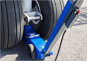 25-2AP - Cric hydropneumatique pour industrie aéronautique - AC Hydraulic - Capacité : 25T_3