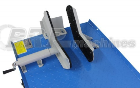 Pont élévateur moto avec barre de sécurité