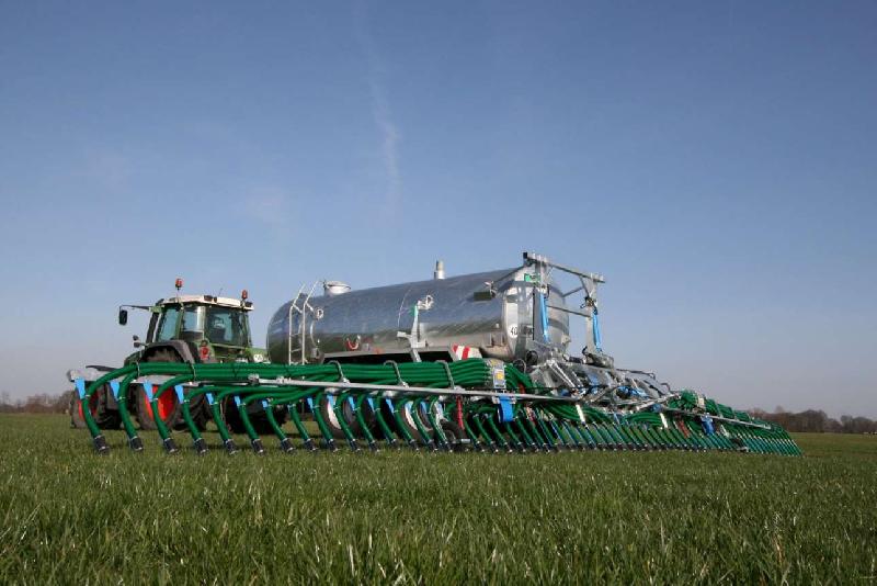 Rampe de lisier à patins Speedy Small - Bomech - largeur 12 ou 15 mètres, transport compact 2,55m_3