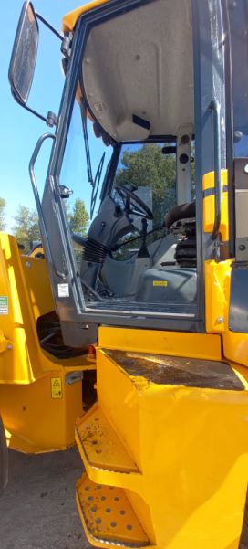 Tractopelle articulé d'occasion en très bon état, sur pneus - VENIERI 10.23D_3