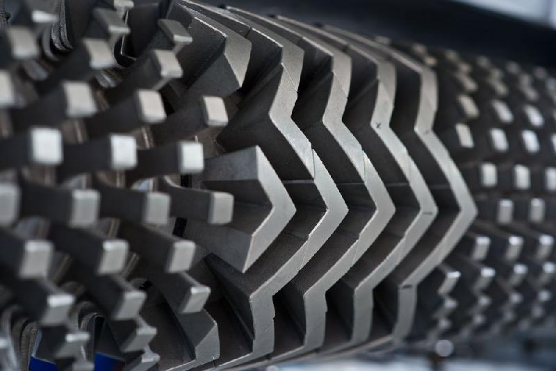 Machine de Découpe de Contours Verticale F62 - Installation CNC - Pour Mousse, Stratifiés et Feutres_3