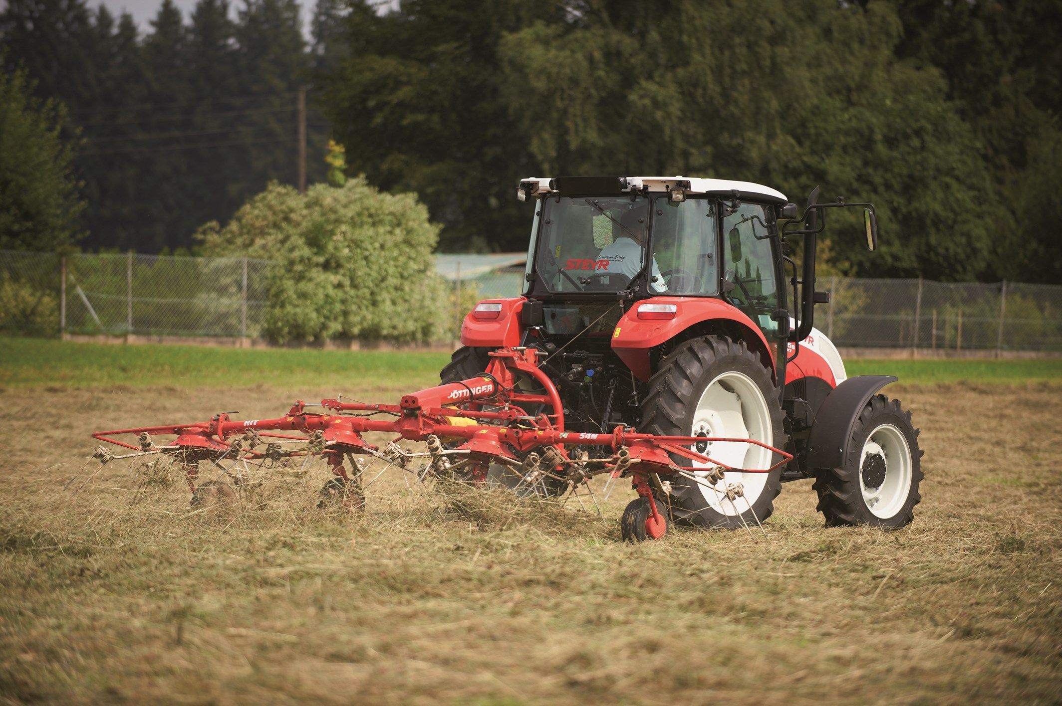 4055 - 4065 Kompakt S - Tracteur agricole Steyr - Puissance de 58 à 114 ch avec cabine spacieuse et moteur FPT F5C_3