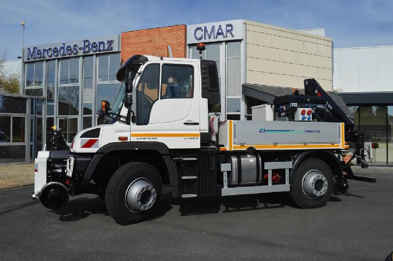 UNIMOG rail-route grue Mercedes-Benz bras de grue charges transport chantier maintenance tramway_3