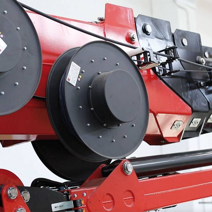 Nacelle araignée sur chenille Spider 43 T - Sécurité et stabilité jusqu'à 43,18m de hauteur avec portée latérale de 17,33m_3