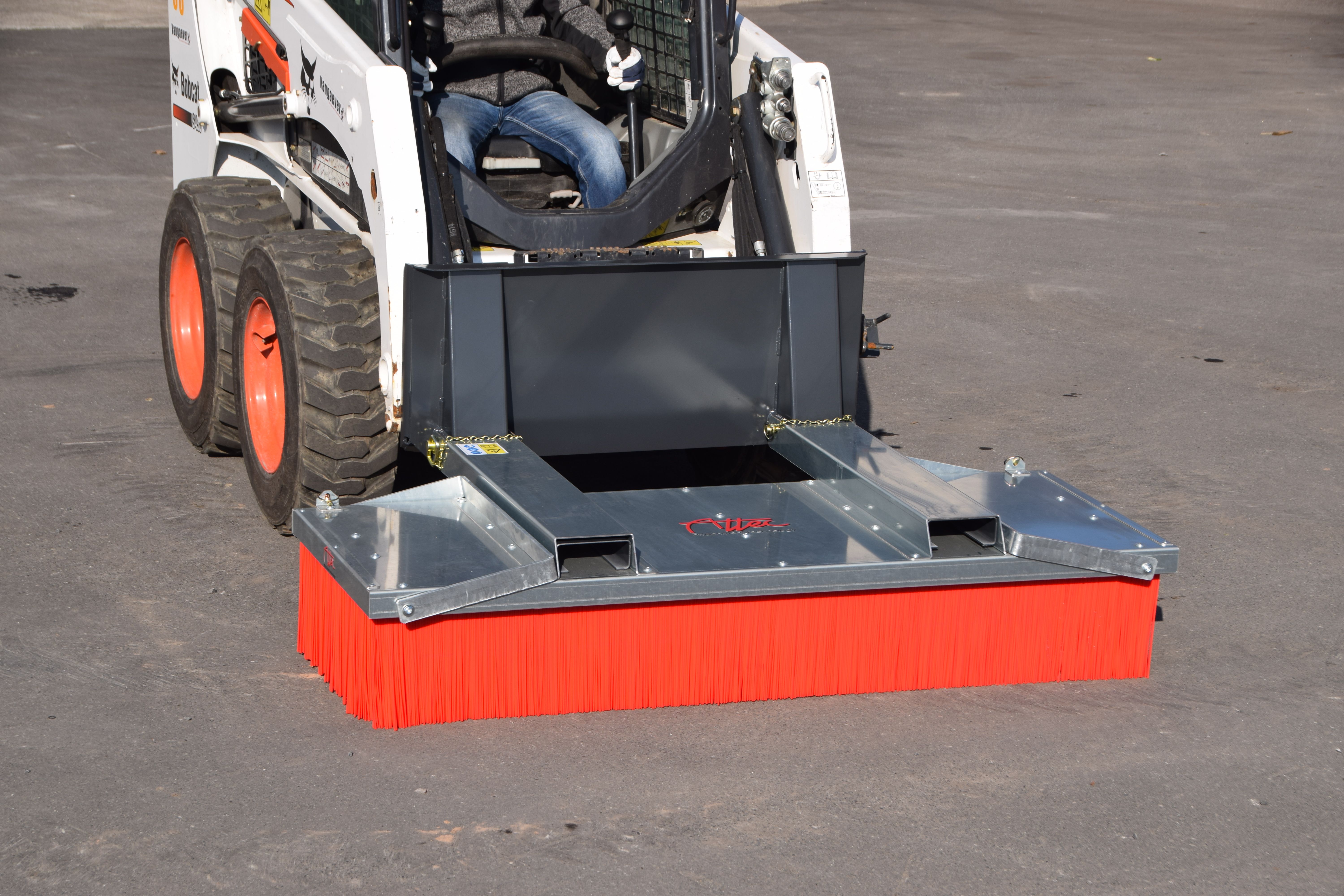 Balai pousseur adapté au nettoyage agricole