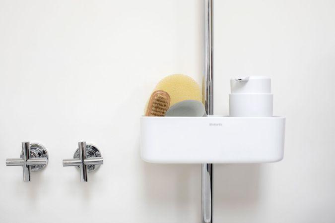 Serviteur de douche -White ReNew de Brabantia - Rangement pratique et compact pour shampoings, gels douche et accessoires_3