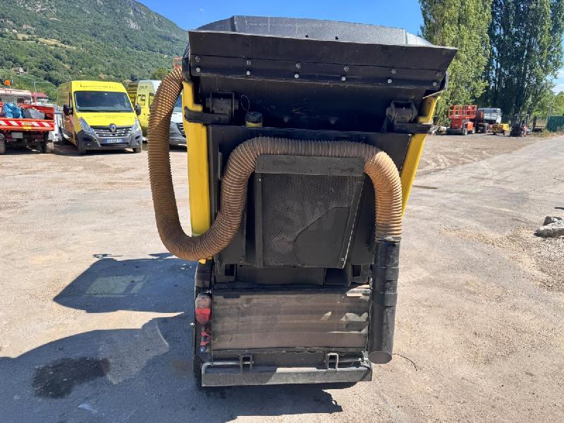 KARCHER MC50 Balayeuse aspiratrice de voirie_3