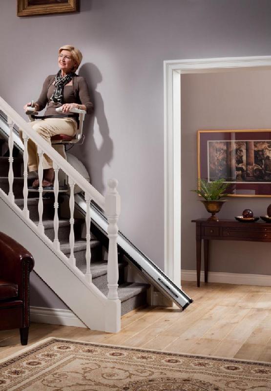 Fauteuil monte-escalier  - intérieur et extérieur, charge 146 kg, vitesse 0.15m/s - Homeglide_3