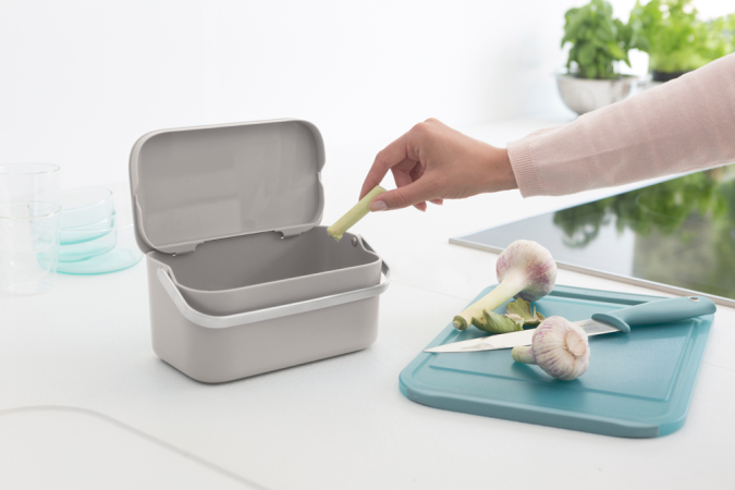 Poubelle composteur de cuisine avec poignée en acier inoxydable - Modèle de table de 1,8 Litres - SinkSide Brabantia - Mid Grey_3