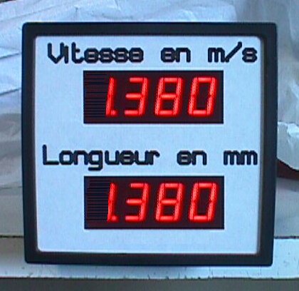 Indicateur numérique Géant, existe en plusieurs modèles standards - Capacité d'affichage de 9999 points - Série INTG_3