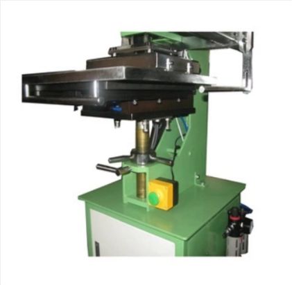 Appareil de gaufrage pneumatique pour cuir avec productivité élevée