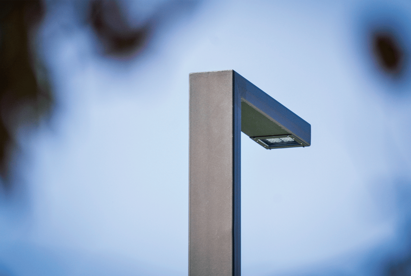 Ensemble lumineux TOMSK ACTML - Mât en acier laminé rectangulaire 200x100mm - Hauteur 4m à 7m - Module LED 20W à 120W_3