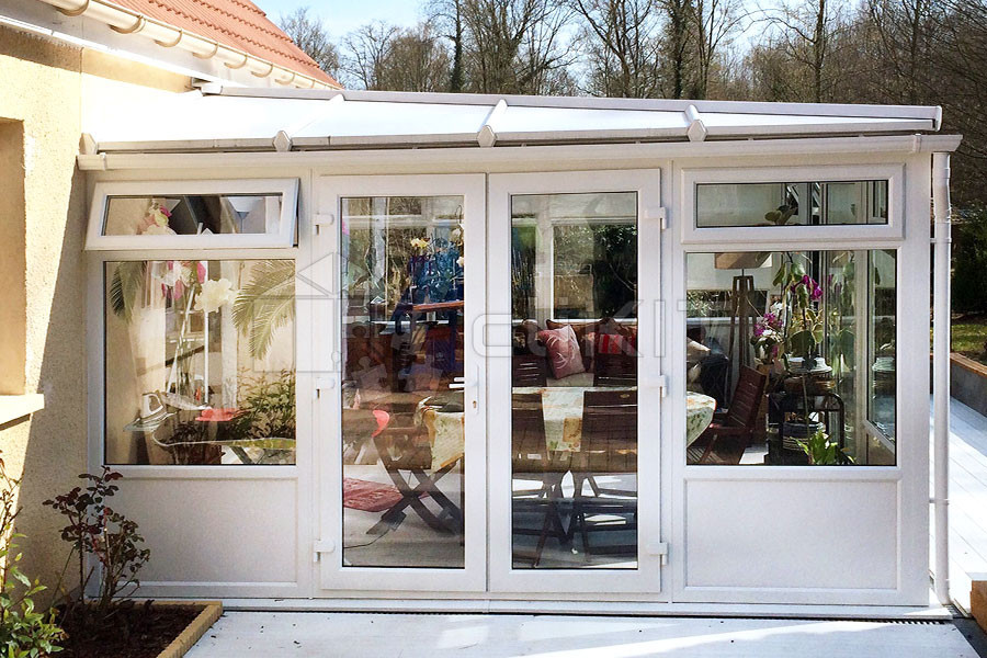 Véranda NORWICH V2 munie de toiture à trois pans_3