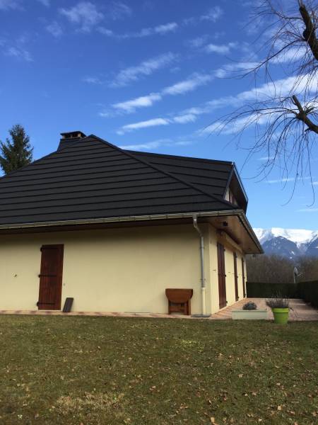 Toitures à résistance climatique anti-grêle et anti-tempête en acier - GERARD®, METROTILE® et DECRA®_3
