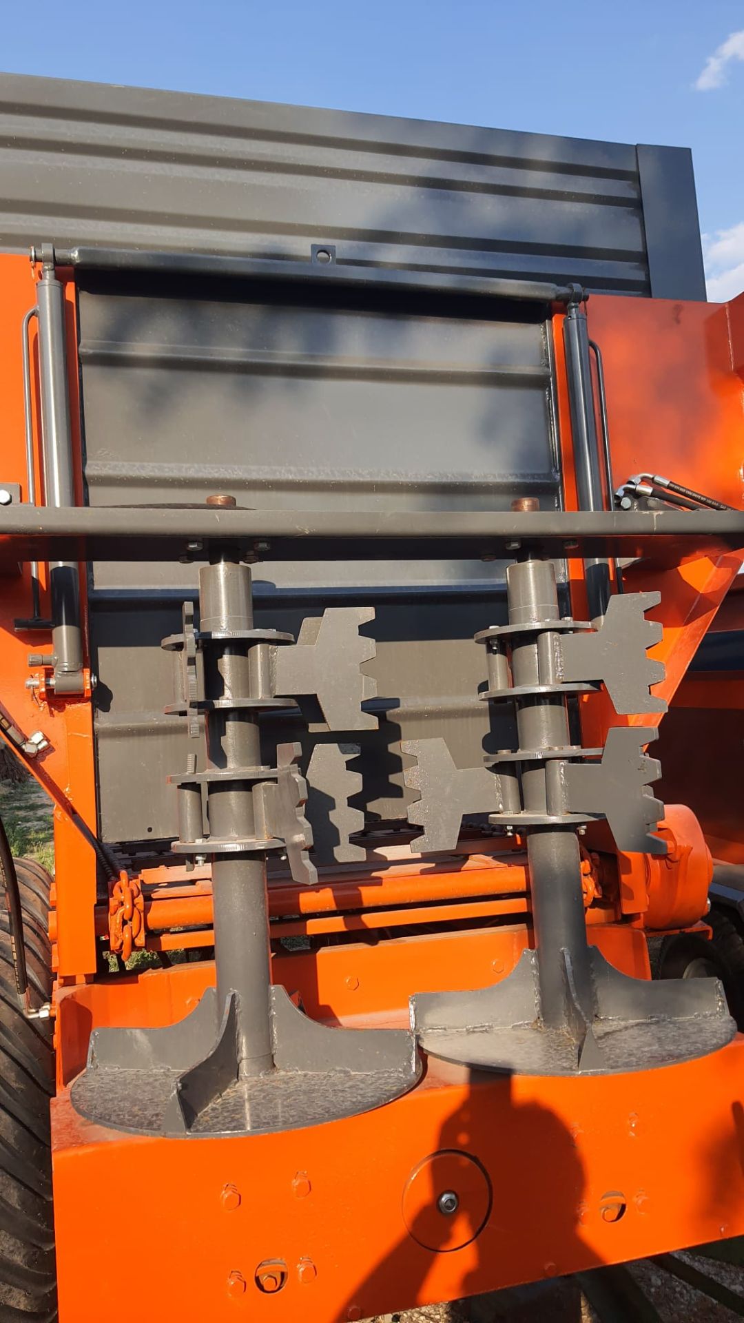 Épandeur à fumier 15 tonnes - système de chaîne (Garden)_3