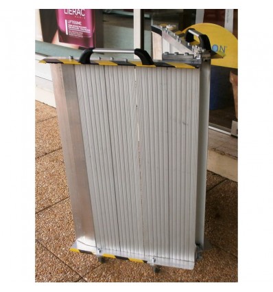 Rampe pliante en aluminium - largeur 82 cm - poignée, roulettes et grande capacité de charge jusqu'à 650 kg_3
