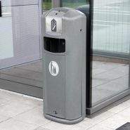 Integro Ville Cigarette - Poubelle publique Glasdon - 35 litres - Ouverture avant et grille en acier inoxydable_3