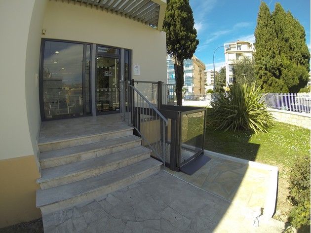 Plateforme élévatrice Easylift PMR - hauteur 1,25m - charge 400kg - versions usage particulier et public_3