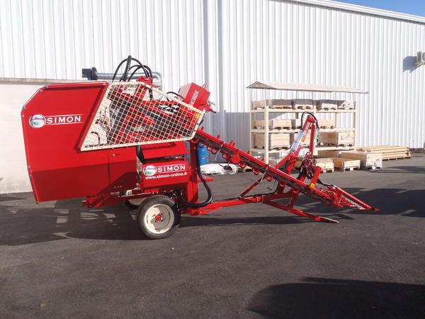 Récolteuse de carottes semi-industrielle S2P - Simon - compacte avec triage et mise en pallox_3