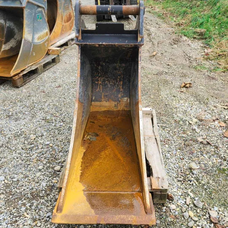 Godet de tranchée tiltrotateur Egli EVL-TR 200-600 - OilQuick OQ 70 - Année 2023 - RAL 9005_3