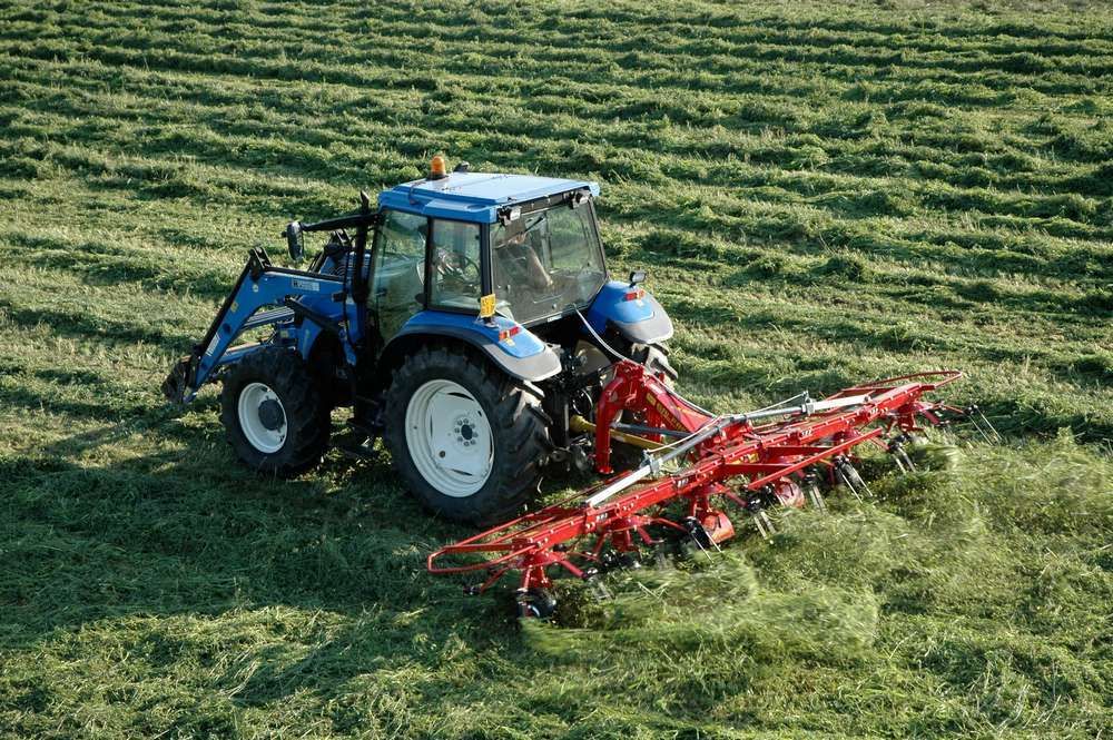 Mod. GTS Faneuses rotatives - Galfrè Domenico & C. S.R.L - Largeur de travail 2,80 m à 5,20 m - Robustesse et performance_3