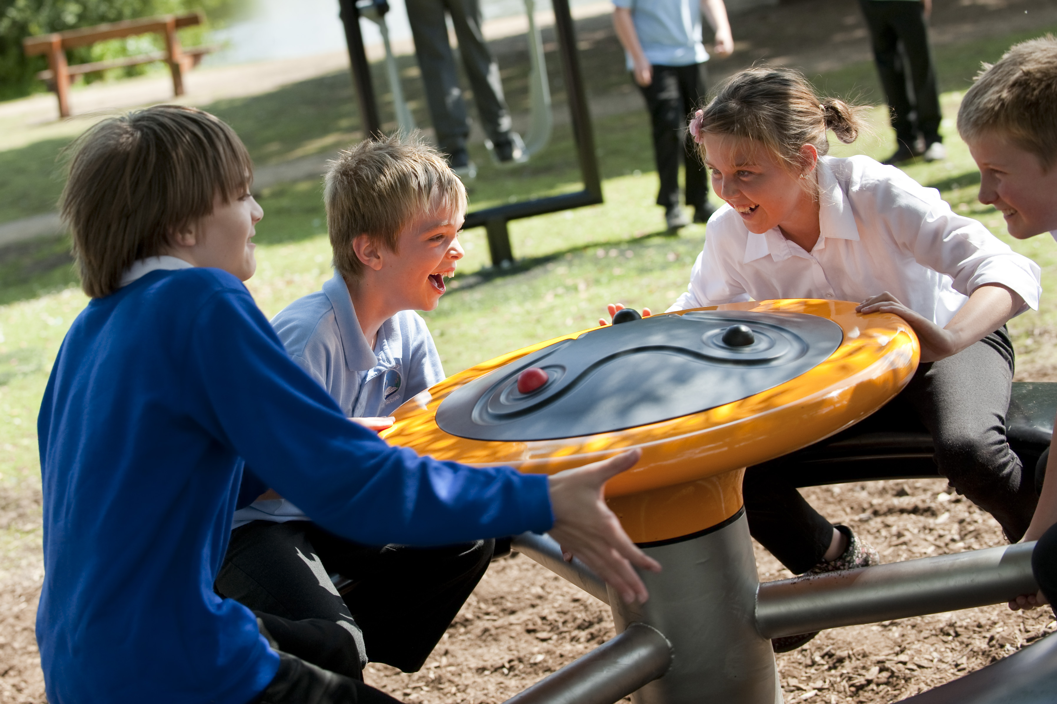 Manège orbit pour aires de jeux - Réf 8050350-2 - Noir - Scellement béton - HAGS_3