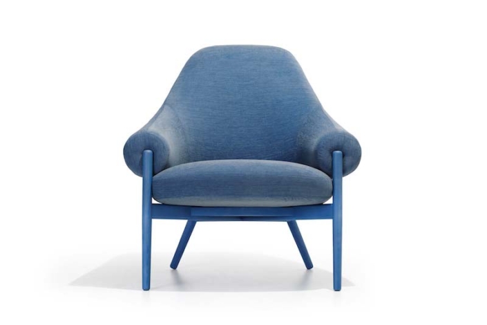 Chauffeuse  confortable et design pour un accueil chaleureux et professionnel_3