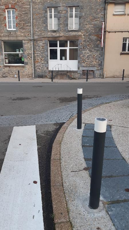 Potelets à mémoire de forme Lumineux Ø100 mm Lot de 5 pièces avec LED solaire et bande rétro-réfléchissante_3