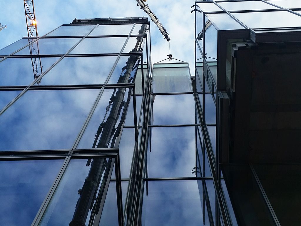 Grue 955 avec articulation relevée de 20° pour hauteurs élevées