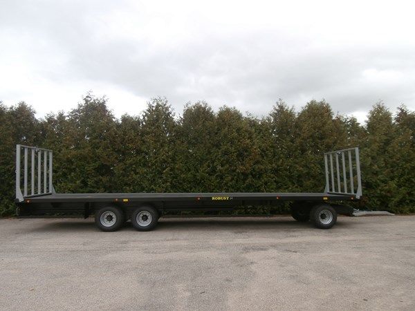 Remorque agricole avec flèche d'attelage renforcée