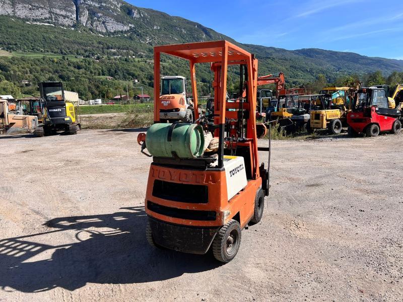 Toyota FN700 Chariot élévateur à gaz 700Kg_3
