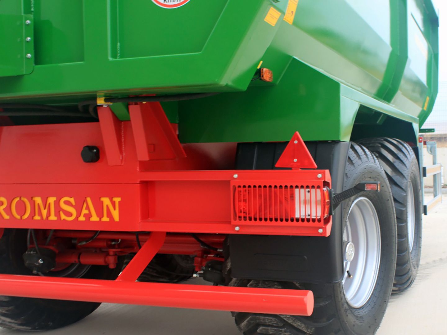 R 160 TAHK - Benne agricole à tandem monocoque - Romsan - capacité 15500 kg_3