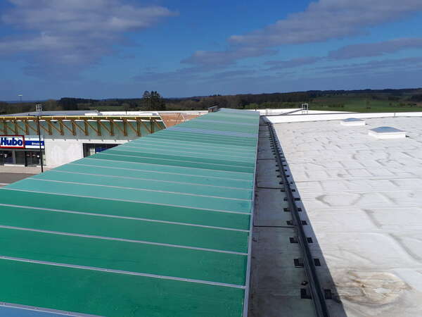 Polycarbonate alvéolaire pour toitures et sheds - Épaisseurs de 10 à 32mm - Finitions aluminium anodisé ou thermolaqué_3