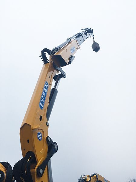 Grue Effer 205 avec structure en aciers ultra-haute résistance