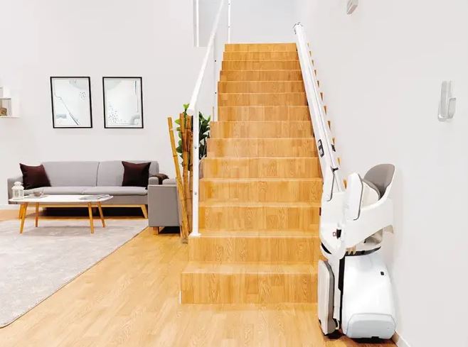 Monte-escalier droit S100 - ergonomique, robuste et design moderne - pour escaliers droits_3