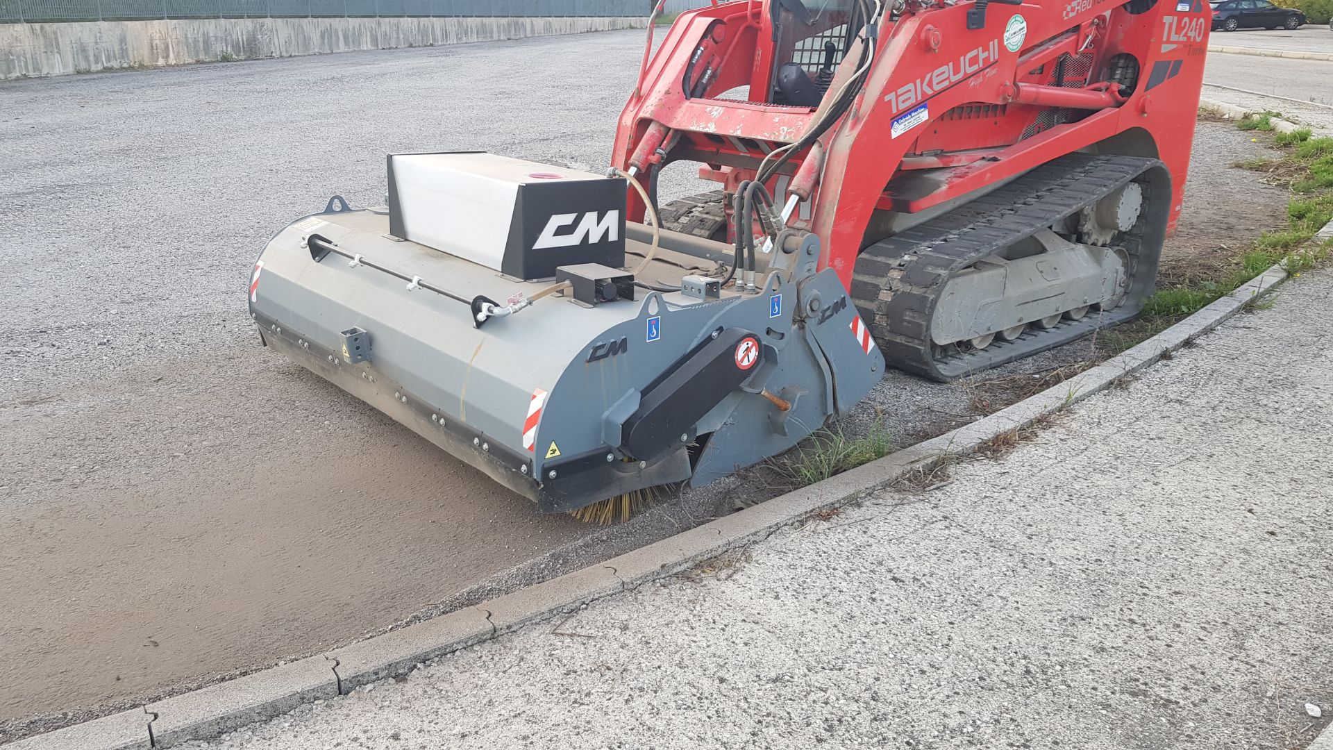 Godet balayeur ramasseur pour chargeur compact avec godet de collecte 4 en 1_4