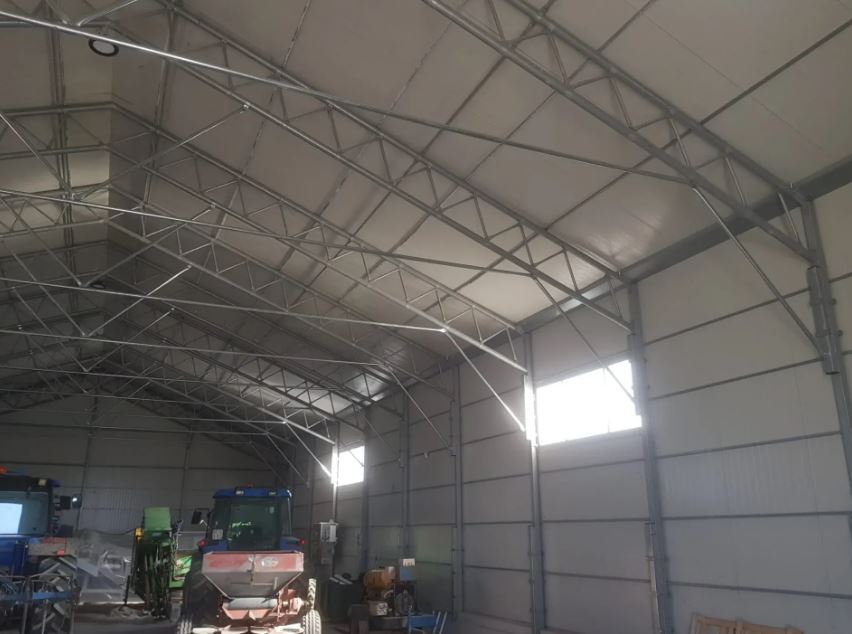 Hangar de stockage avec résistance accrue aux charges verticales - Multisunart TR_3