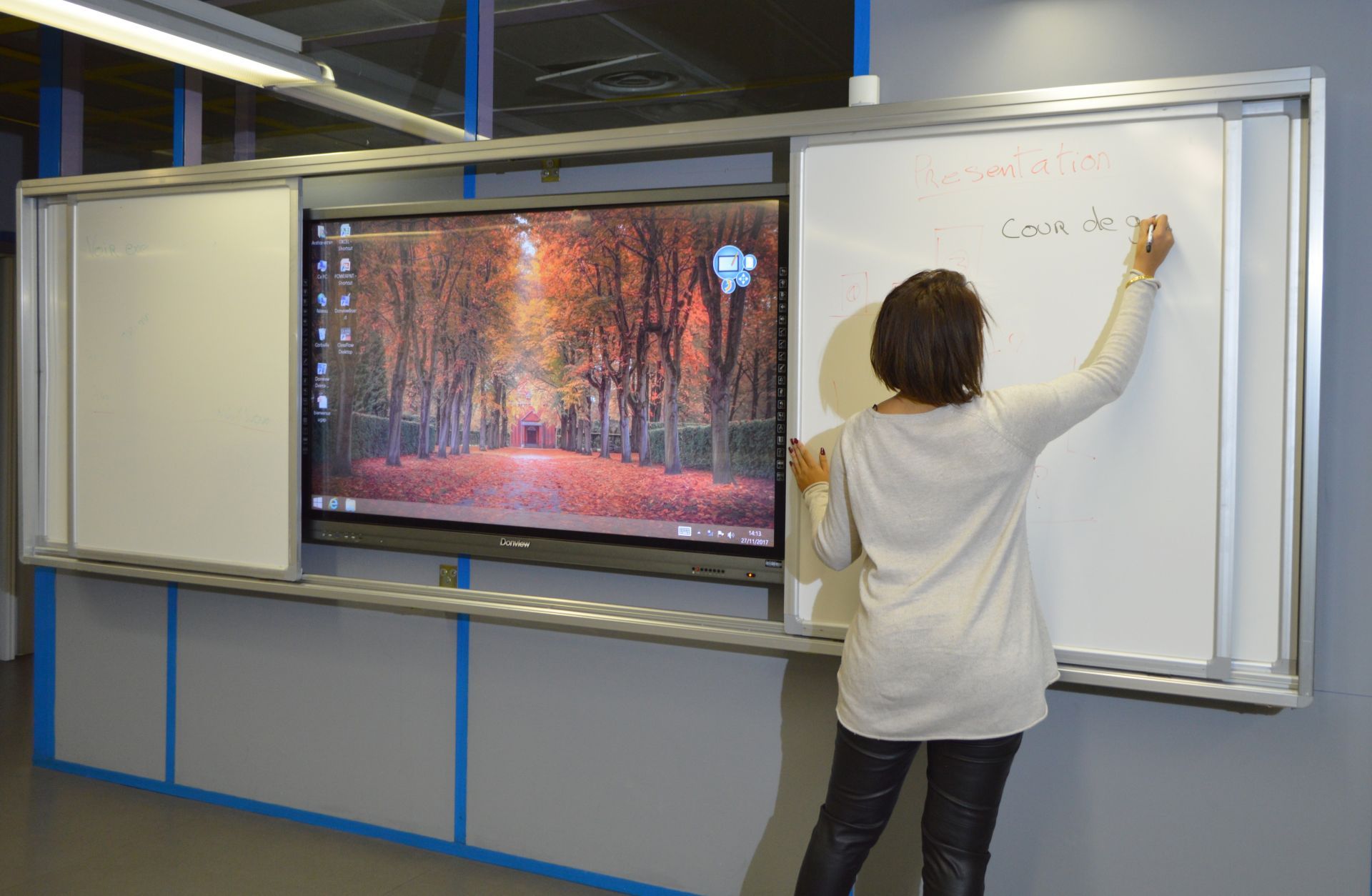 Tableaux blancs coulissants pour usage interactif