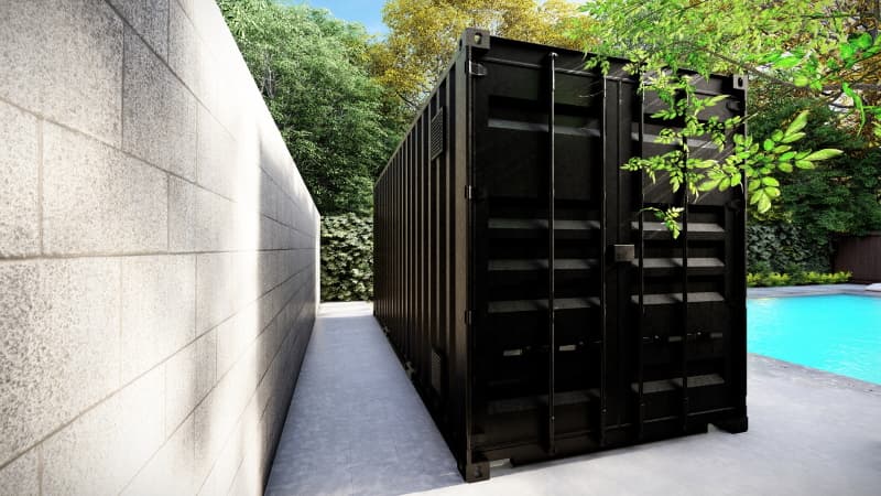 Terrasse en bois strié et local fermé dans un container 20 pieds