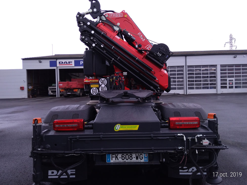 Grue de portée 13 à 38 t/m pour porteur, tracteur, remorque  - hpc_3